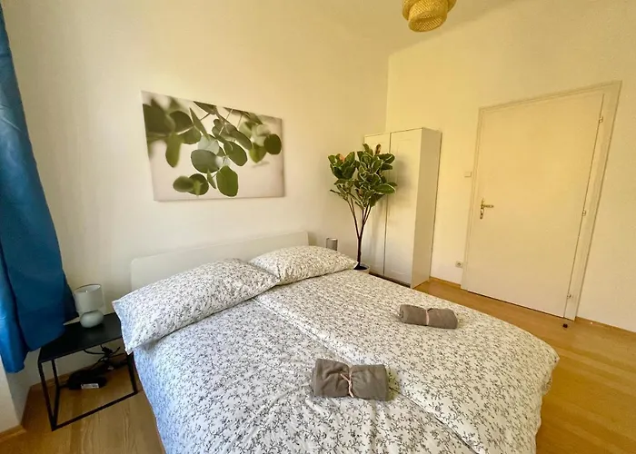 100m2 Flat With Balcony Near Mariahilferstrasse - Free Parking Apartment Vienna