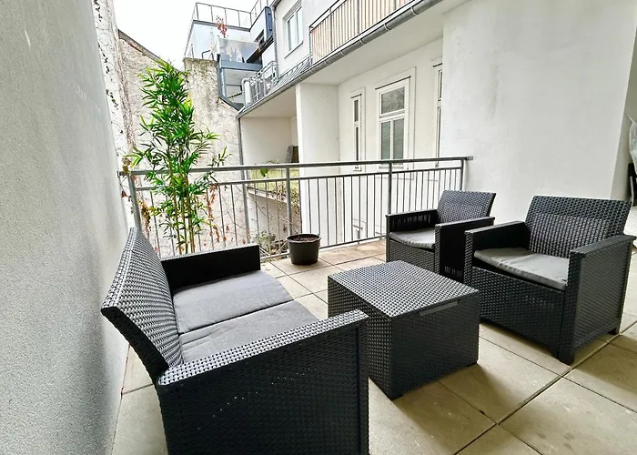 Apartment 100m2 Flat With Balcony Near Mariahilferstrasse - Free Parking *
