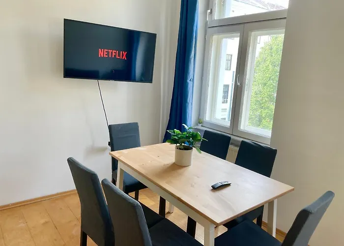 100m2 Flat With Balcony Near Mariahilferstrasse - Free Parking *